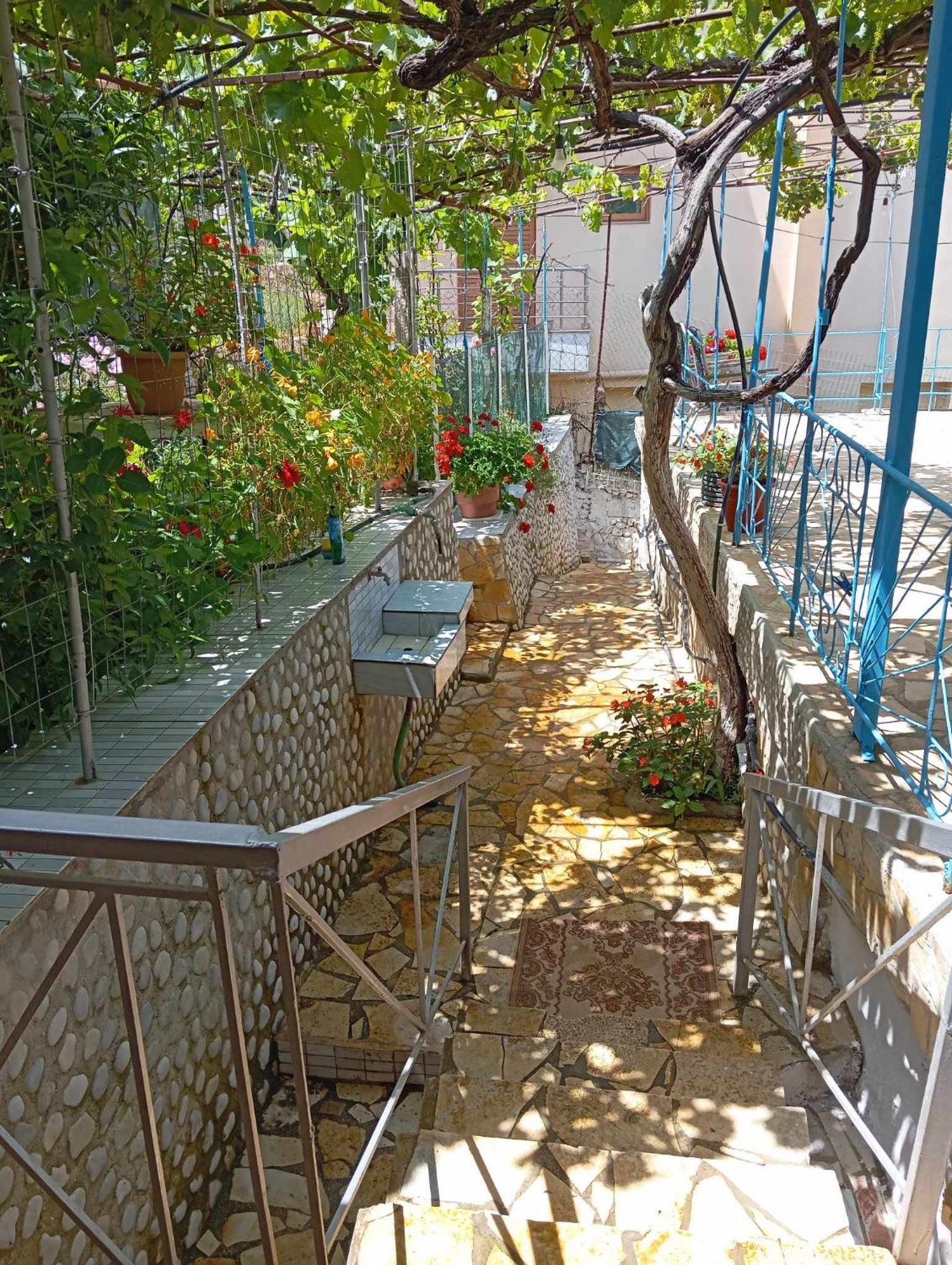 Relaxation Place Hotel Himare Ngoại thất bức ảnh
